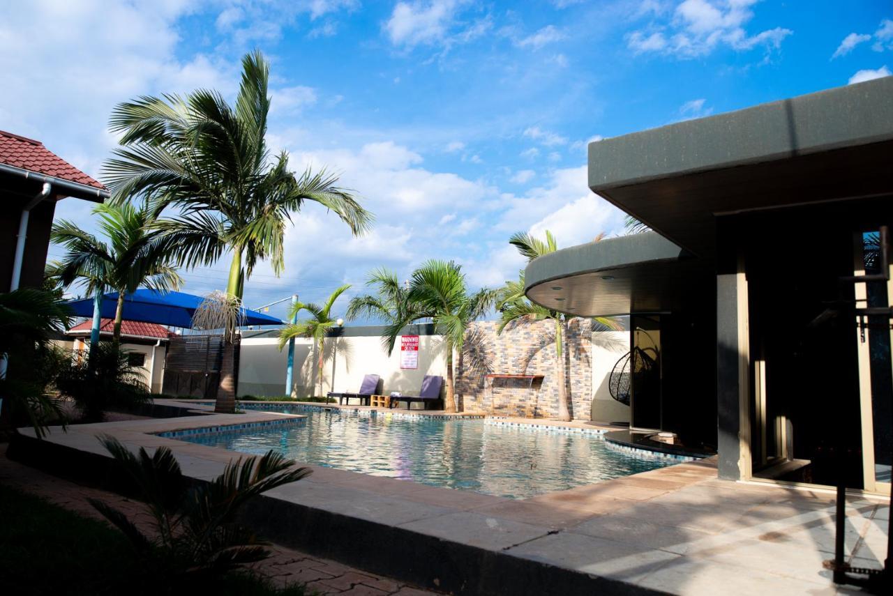 Emc Fully Furnished &Serviced Villas 4 Bedroom With Solar Power , Private Pool, Starlink Wifi ,Aircons & Dstv Lusaka Exterior foto