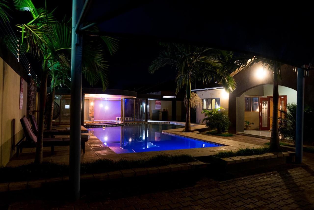 Emc Fully Furnished &Serviced Villas 4 Bedroom With Solar Power , Private Pool, Starlink Wifi ,Aircons & Dstv Lusaka Exterior foto