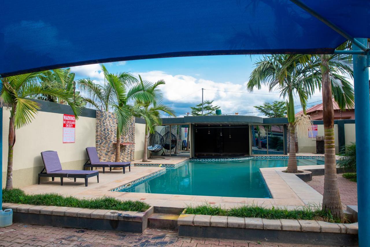 Emc Fully Furnished &Serviced Villas 4 Bedroom With Solar Power , Private Pool, Starlink Wifi ,Aircons & Dstv Lusaka Exterior foto